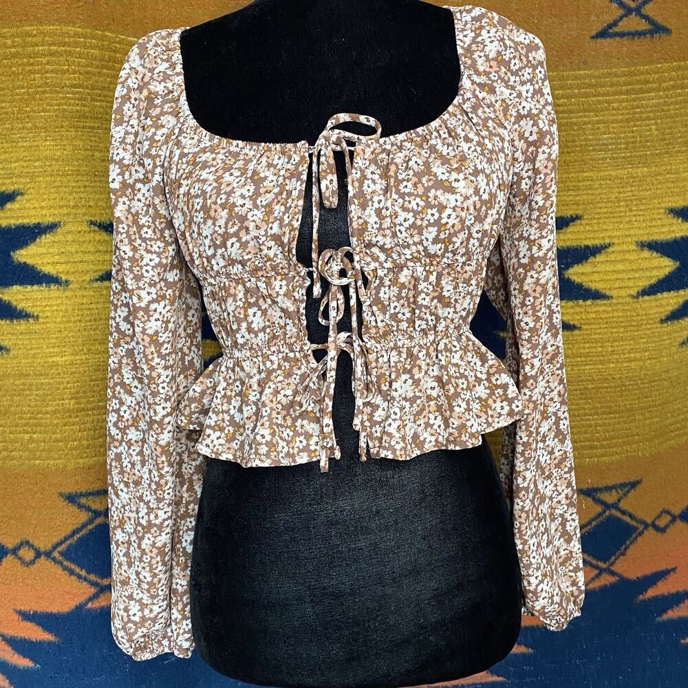 NWOT Active USA Cropped Floral Long Sleeve Blouse. Ties In Front. Medium. Boho.